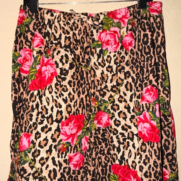Nick & Nora Leopard, Cheetah And Pink Rose Print Capri Pajama Set Size Medium - Picture 10 of 13